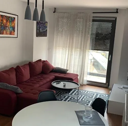 Penthause Stanto, Novogradnja, Blizina Maksimira