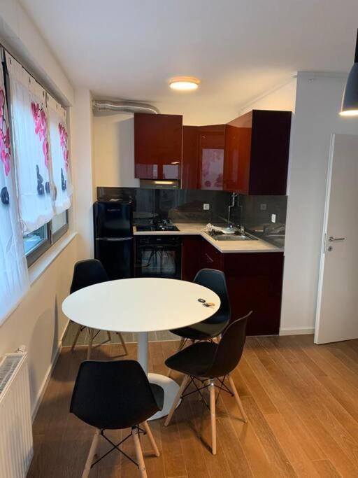 Penthause Stanto, Novogradnja, Blizina Maksimira Apartma *