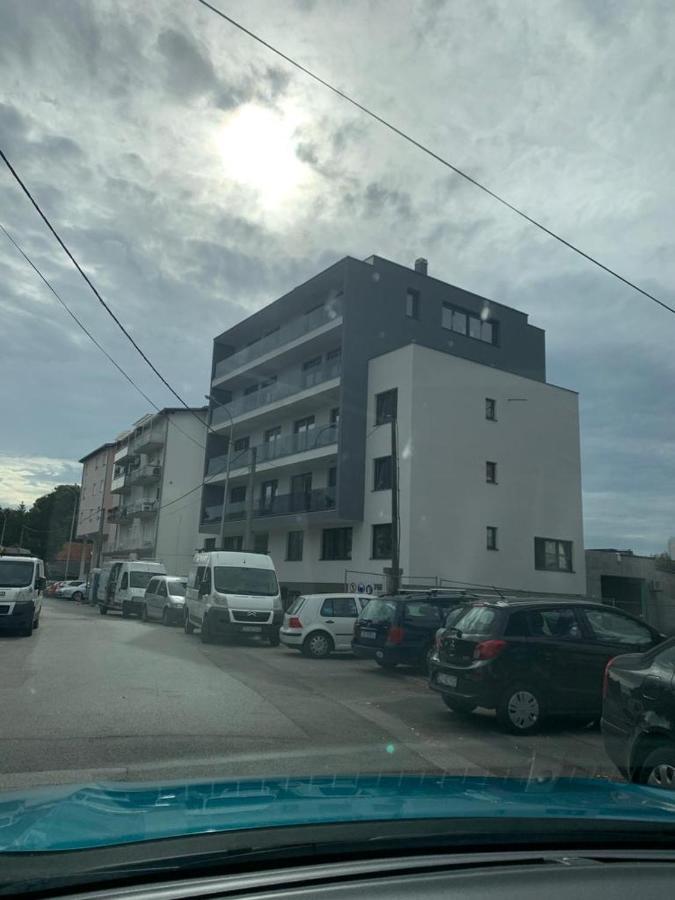 Penthause Stanto, Novogradnja, Blizina Maksimira *